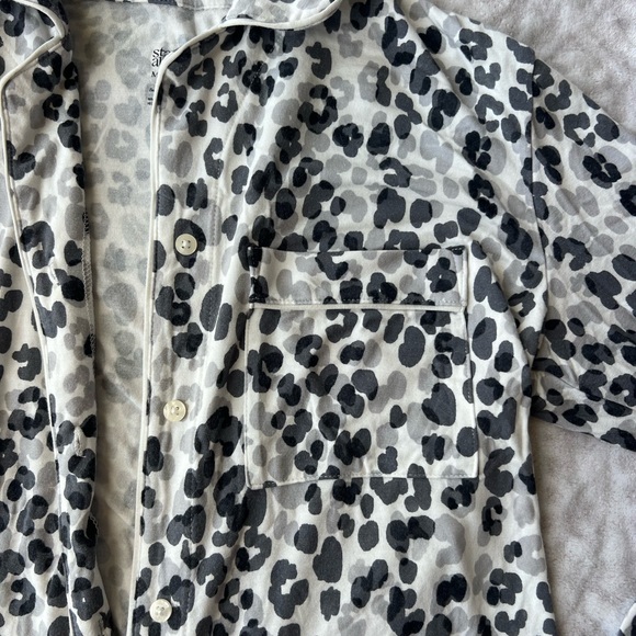 Women’s Stars Above Gray Leopard Print Night Gown - Picture 3 of 5
